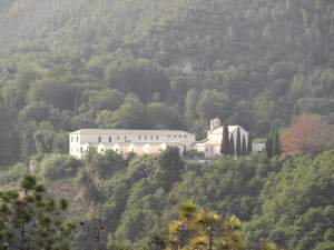 Xtrallusion photo library of independent, self-guided walking and sightseeing holidays in Italy. Pictures, images, photos and photographs taken along the way of this 1-day walking itinerary, to give you a visual impression of the day's walk.